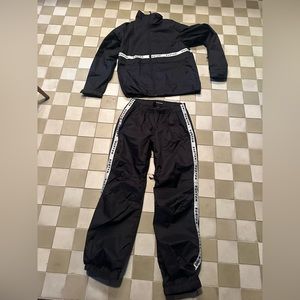 Burton unisex oversized kit. Mens size small like new